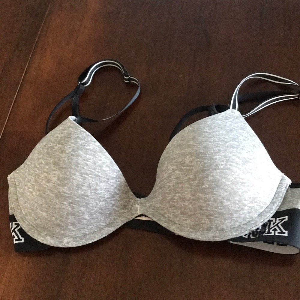 Victoria’s Secret Pink Lightly lined bra